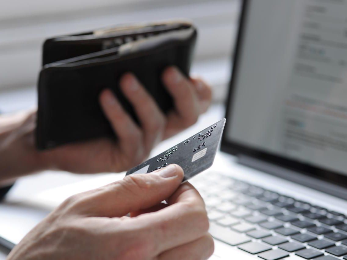 Online Shopping Saves You Money –  A Myth or Reality?